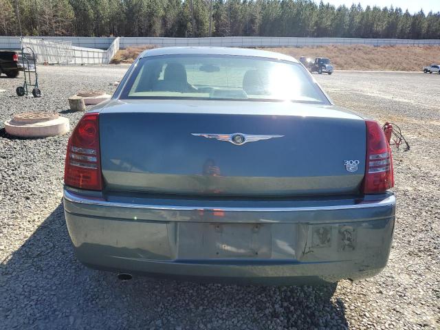 Chrysler 300 Image 8