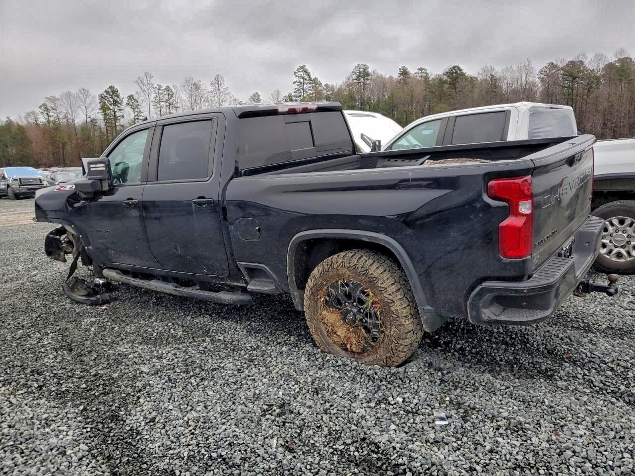 Chevrolet Silverado K2500 Heavy Duty Ltz Image 2