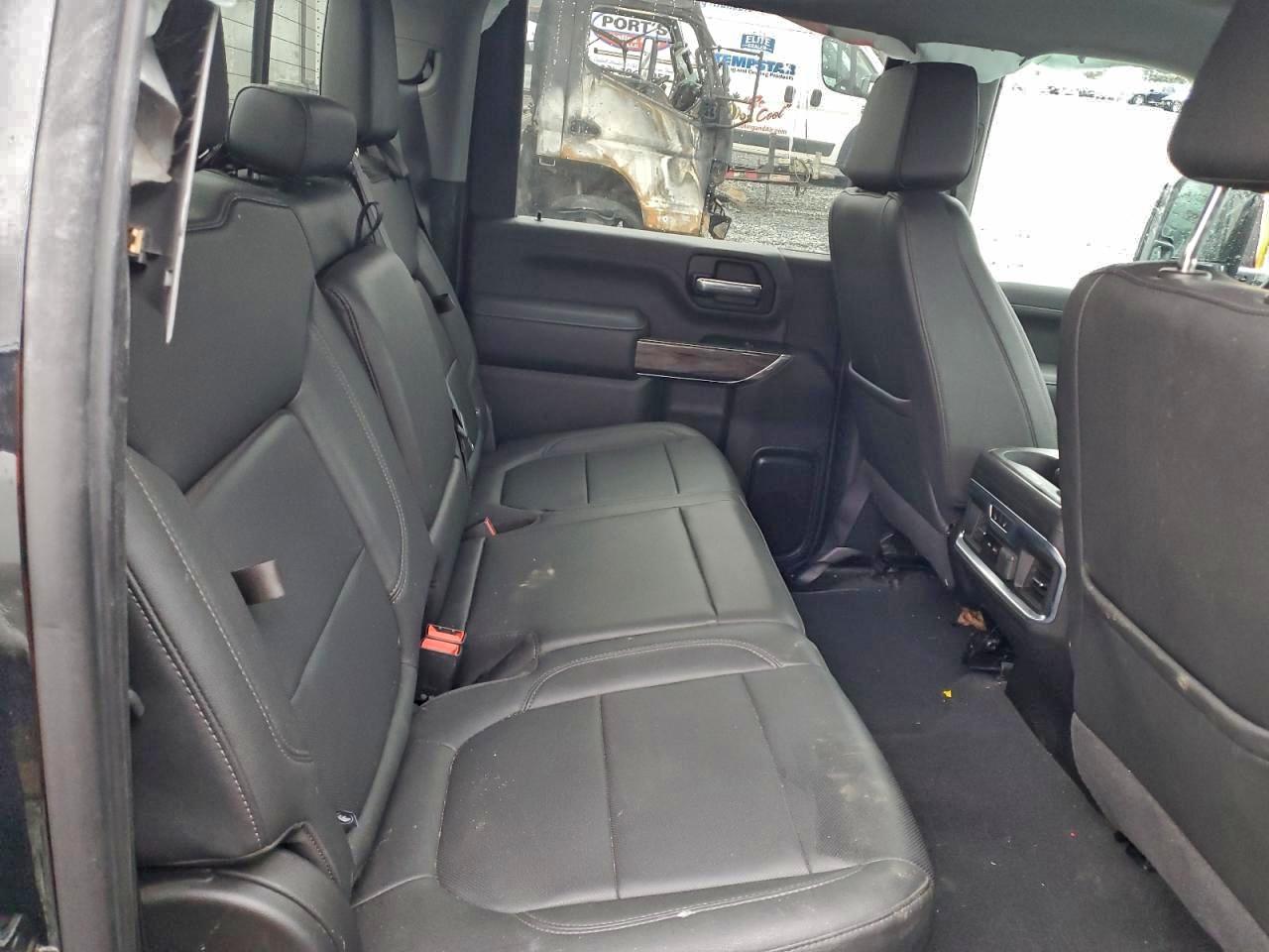 Chevrolet Silverado K2500 Heavy Duty Ltz Image 5