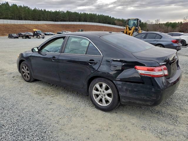 Toyota Camry Base Image 2