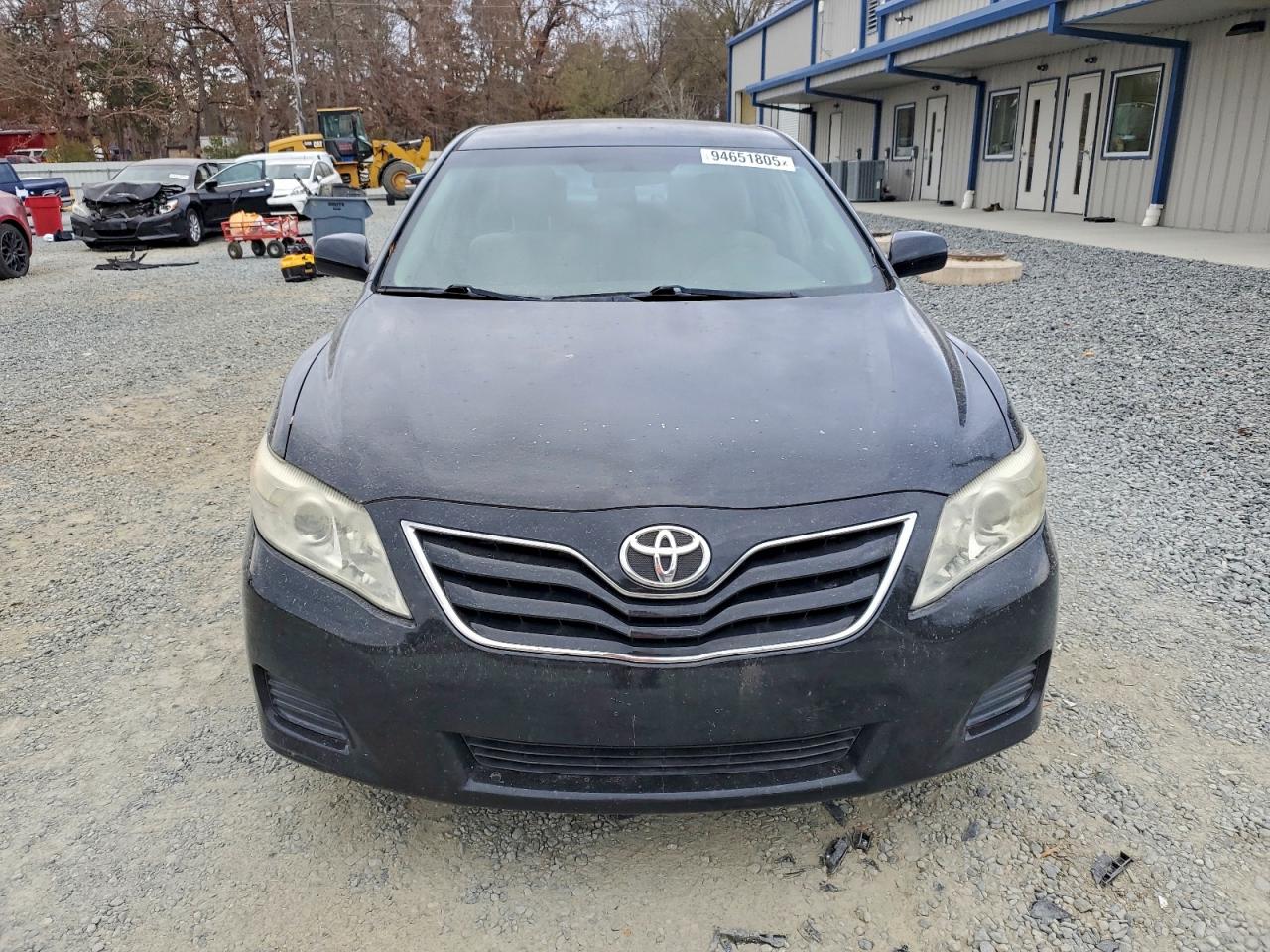 Toyota Camry Base Image 11
