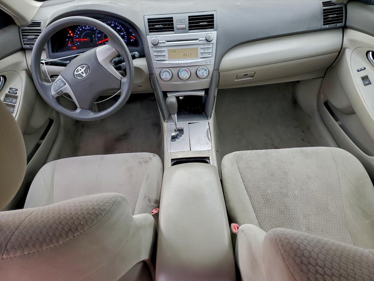 Toyota Camry Base Image 10