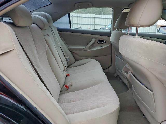 Toyota Camry Base Image 7