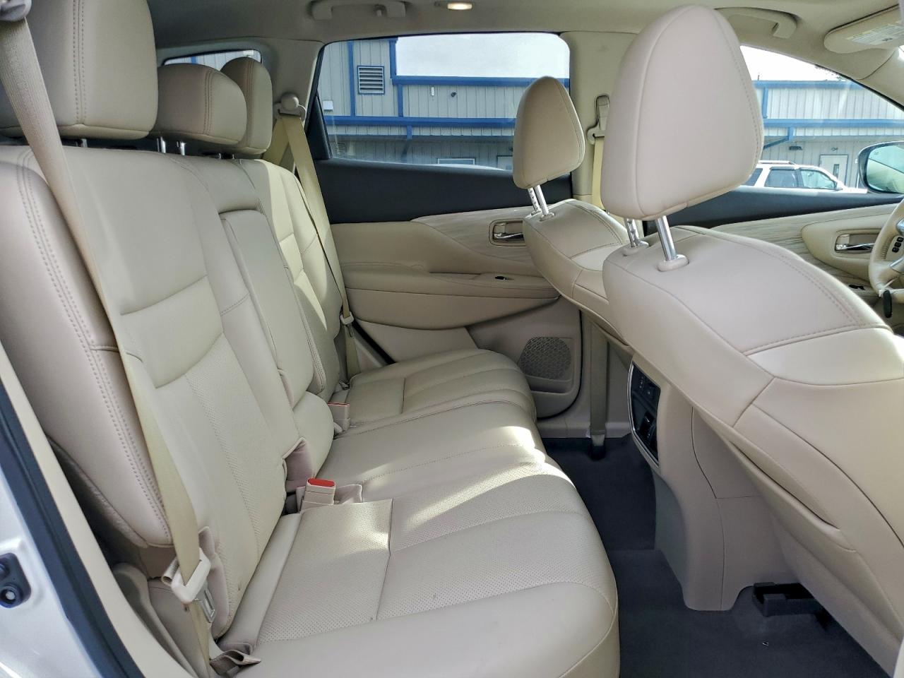 Nissan Murano S Image 10