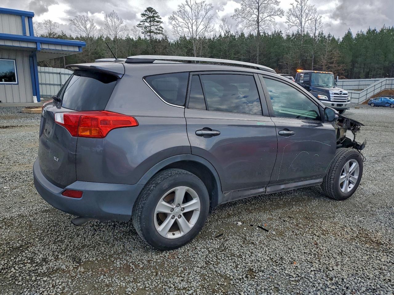 Toyota RAV4 Xle Image 8