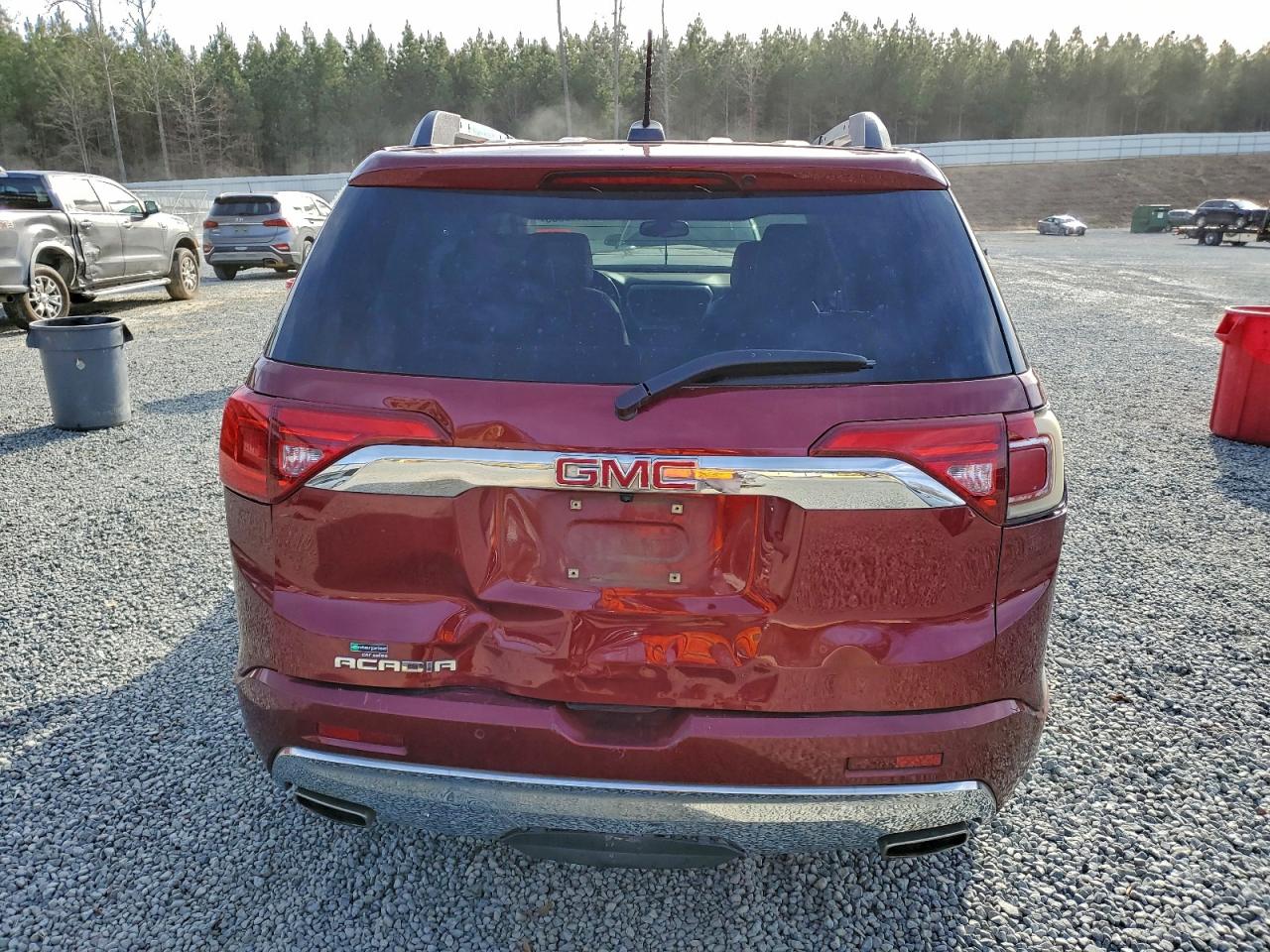 GMC Acadia Denali Image 4