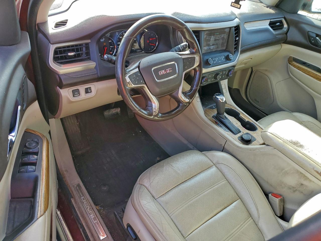 GMC Acadia Denali Image 10