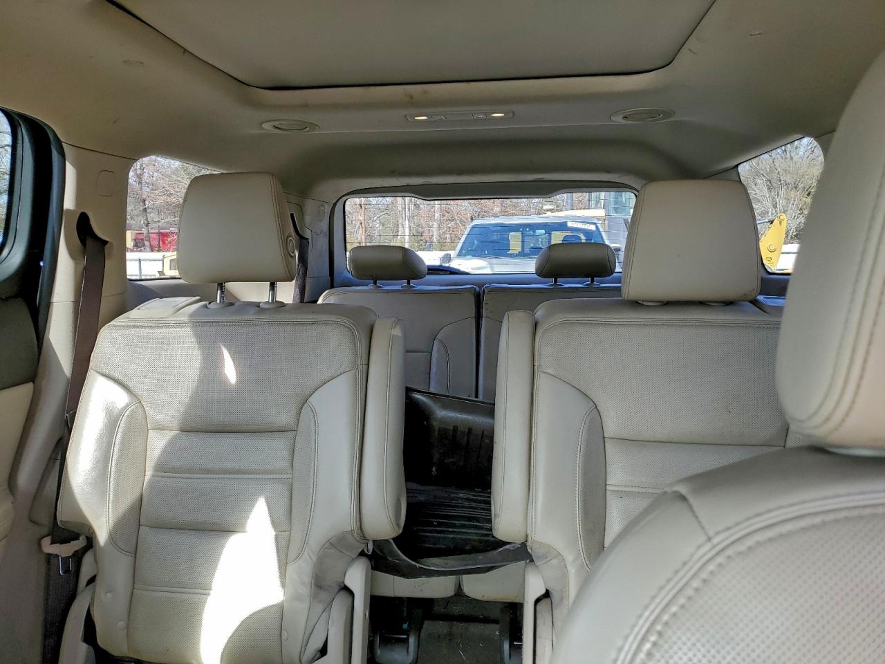 GMC Acadia Denali Image 8