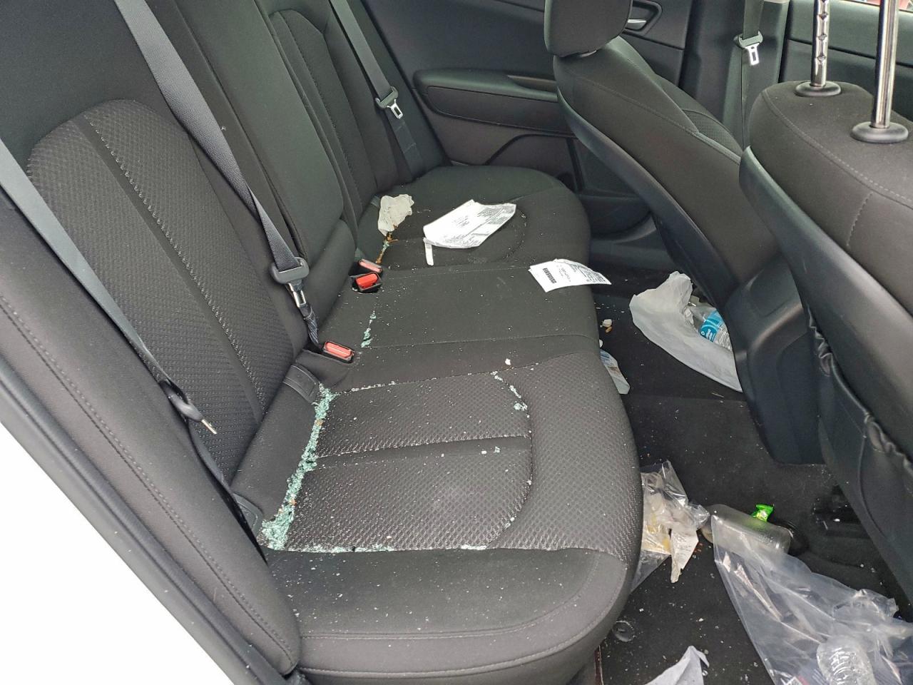 Kia Optima Lx Image 9