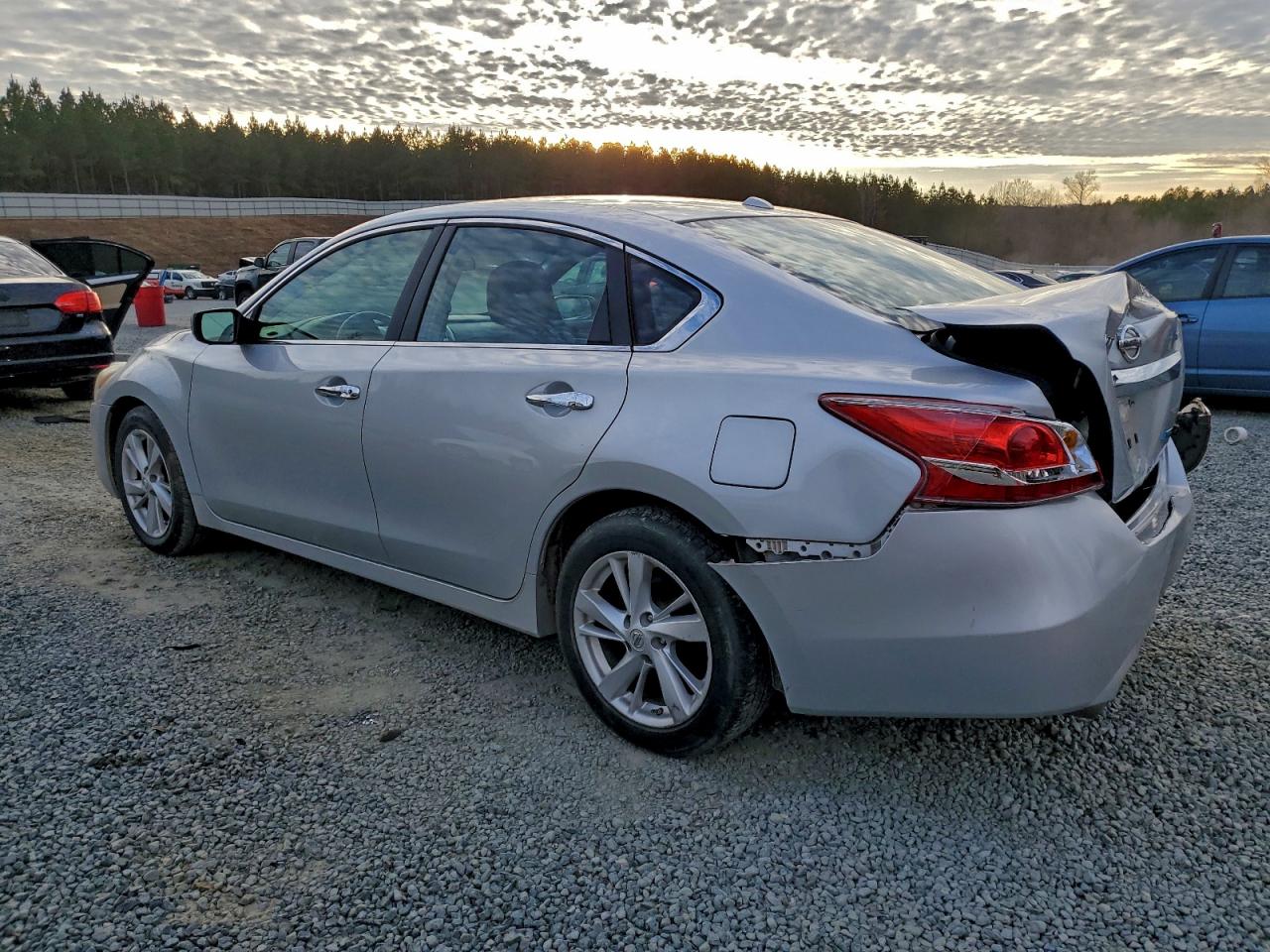 Nissan Altima 2.5 Image 4
