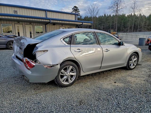 Nissan Altima 2.5 Image 9