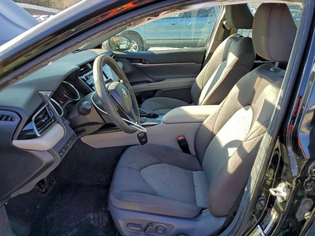 Toyota Camry L Image 11