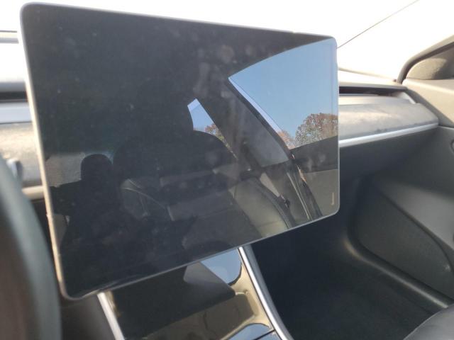 Tesla Model 3 Image 8
