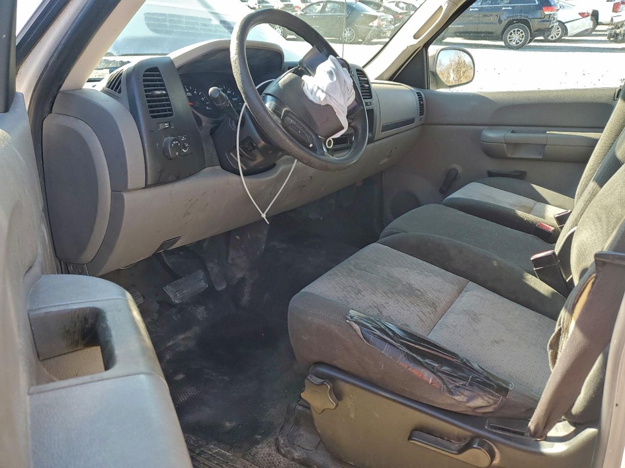 Chevrolet Silverado C1500 Image 10