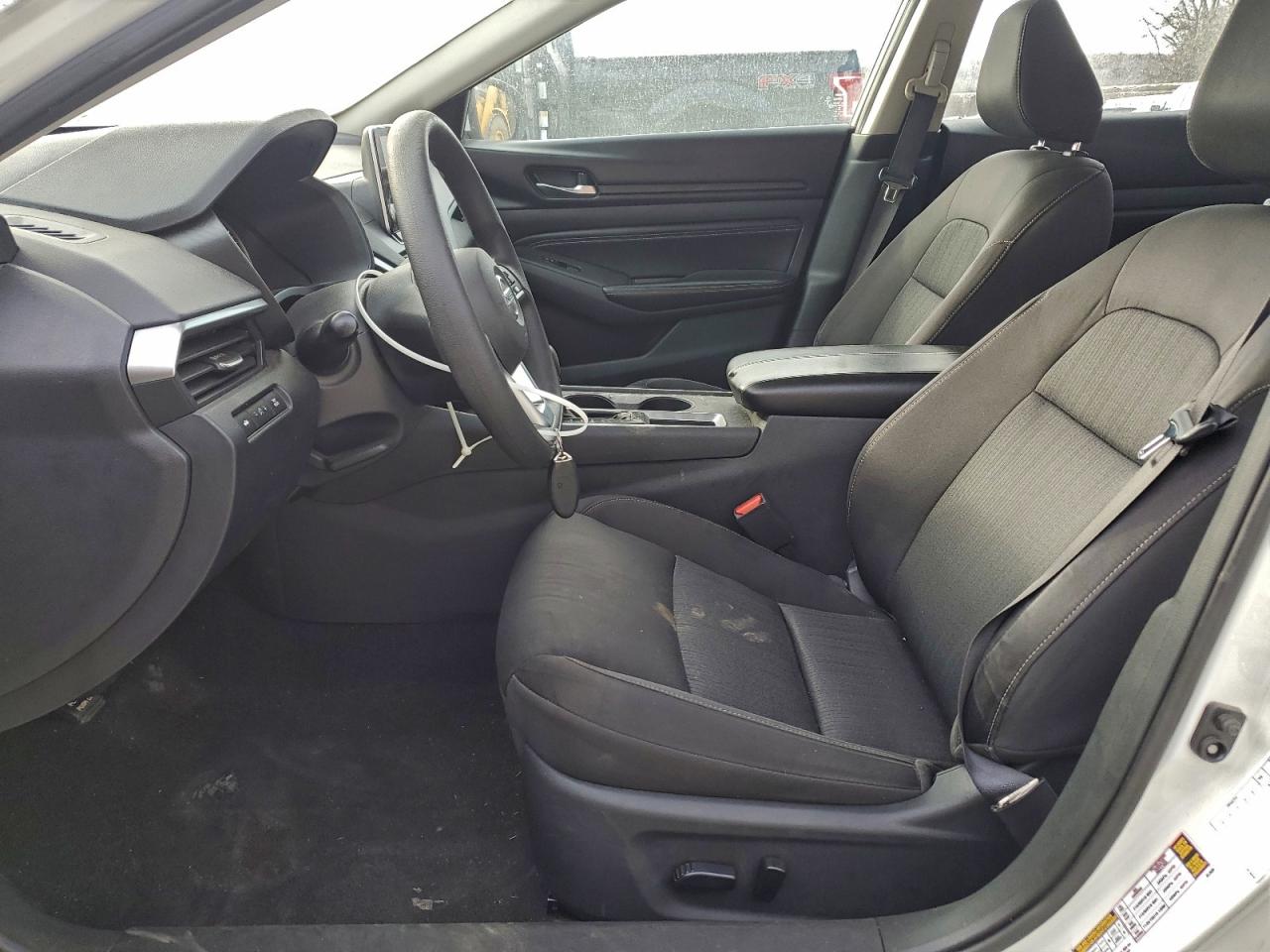 Nissan Altima S Image 11