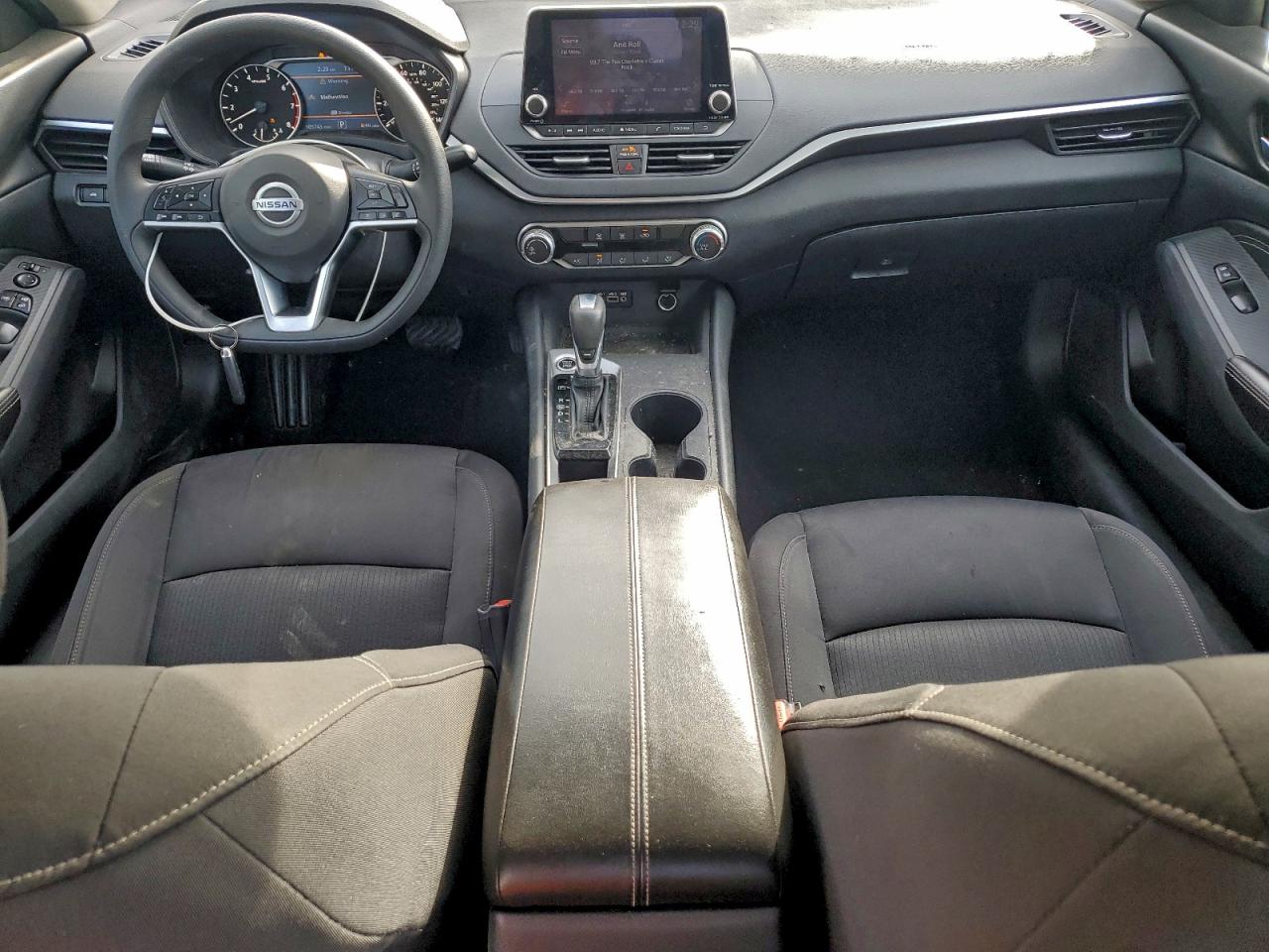 Nissan Altima S Image 4