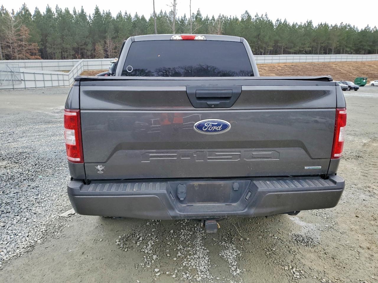 Ford F-150 Supercrew Image 10