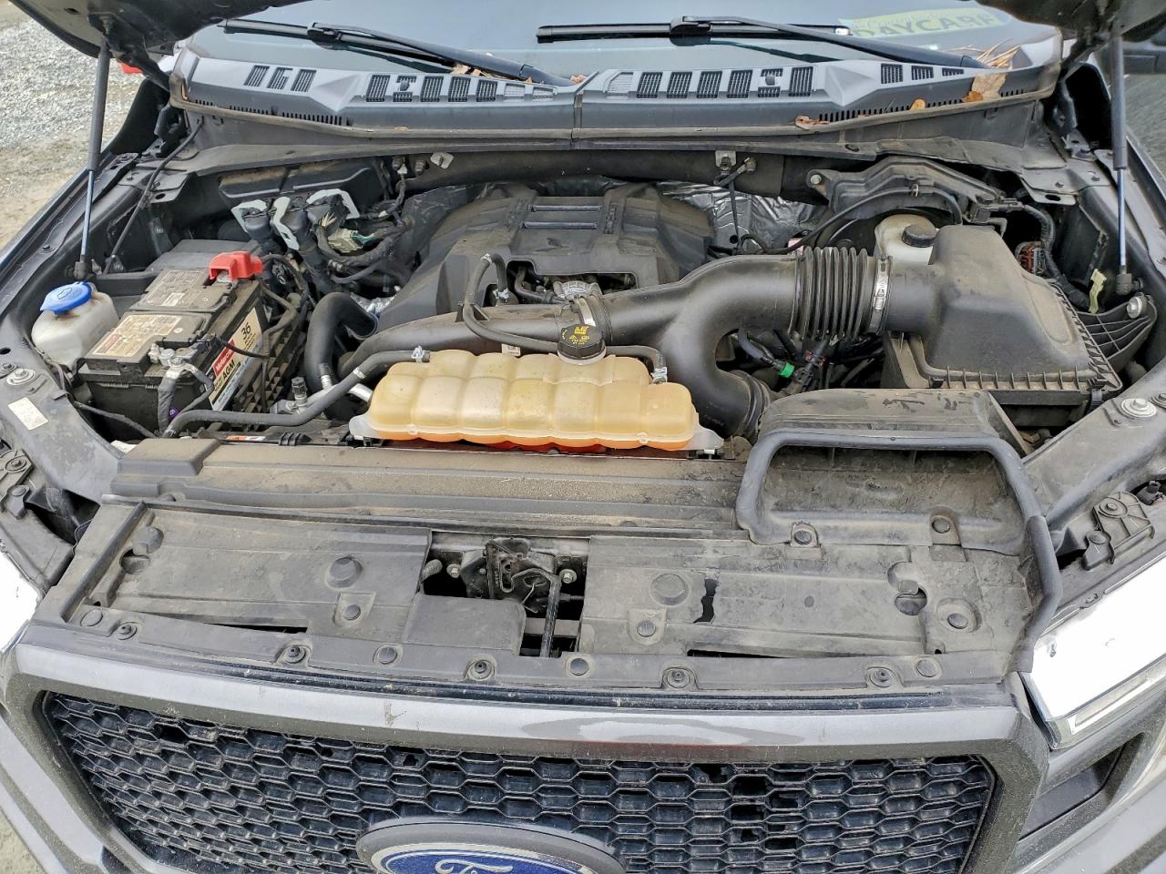 Ford F-150 Supercrew Image 12