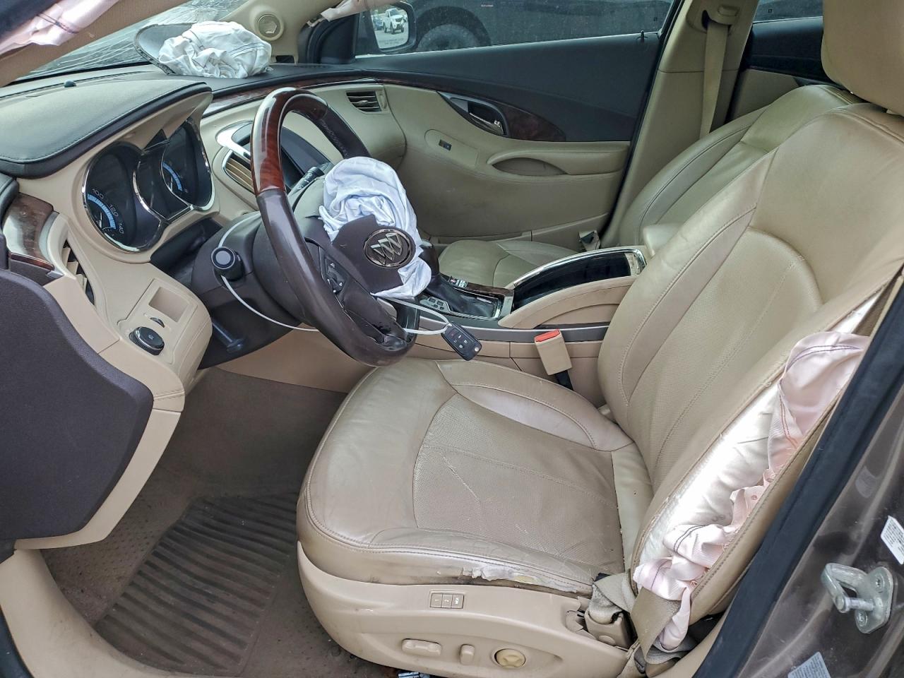 Buick LaCrosse Premium Image 10