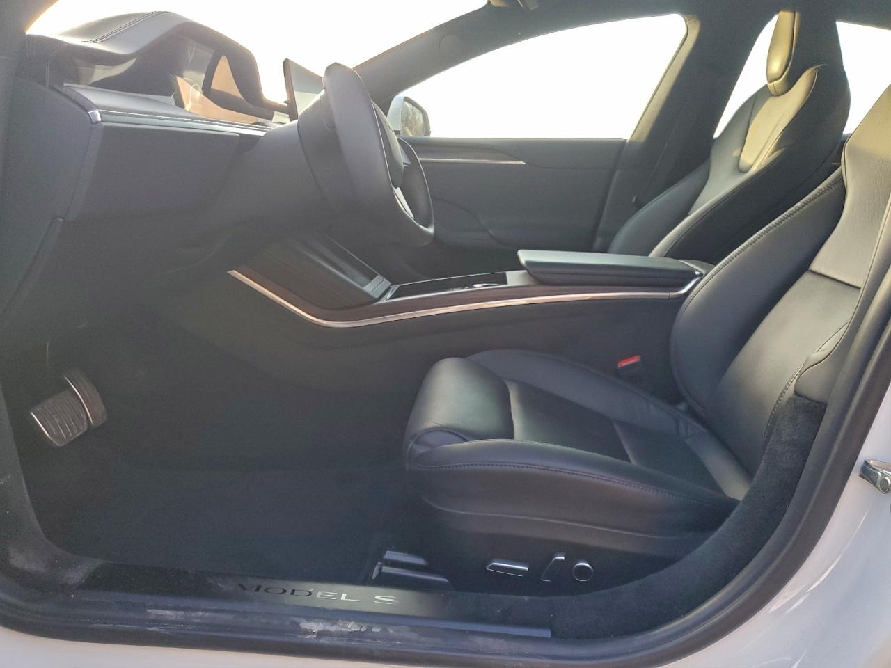 Tesla Model S Image 6