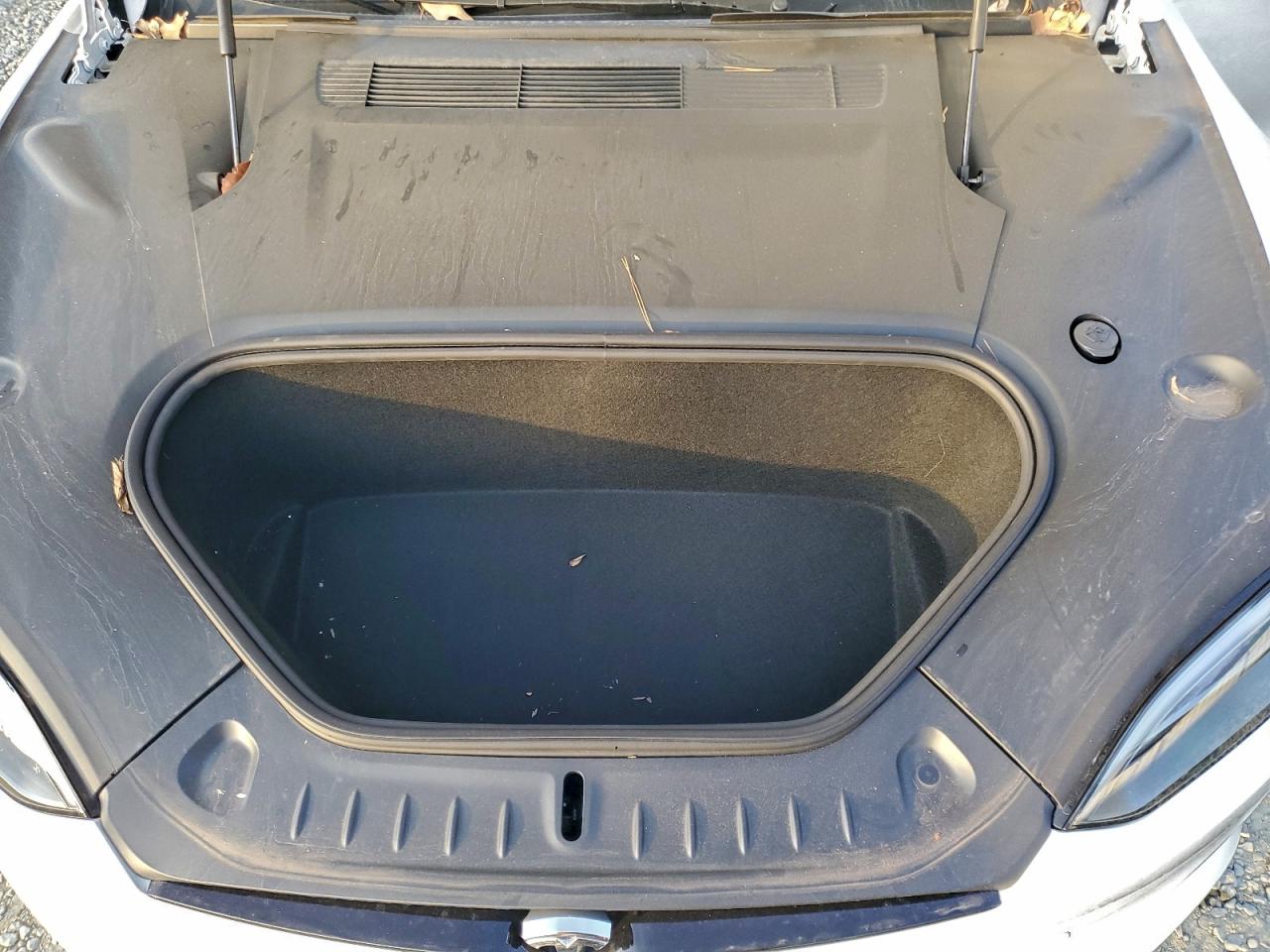 Tesla Model S Image 9