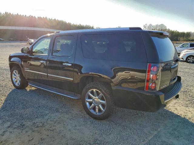GMC Yukon Denali Image 2