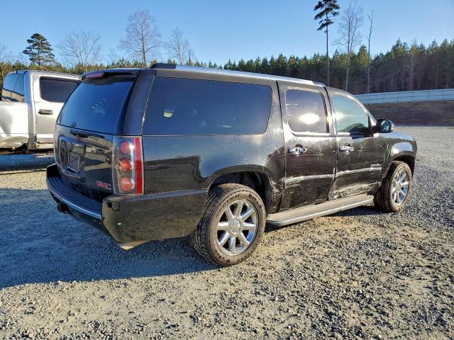 GMC Yukon Denali Image 3