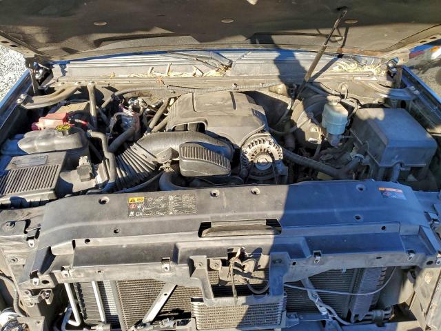 GMC Yukon Denali Image 12