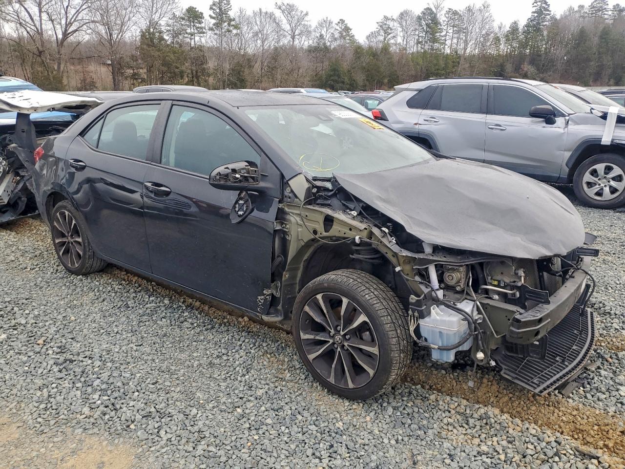 Toyota Corolla L Image 2