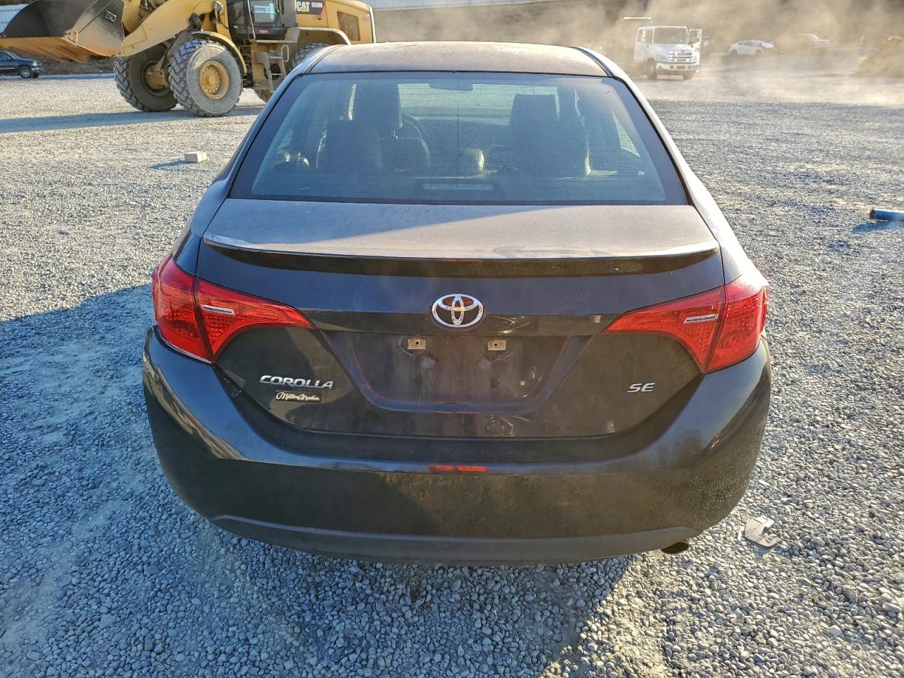 Toyota Corolla L Image 7