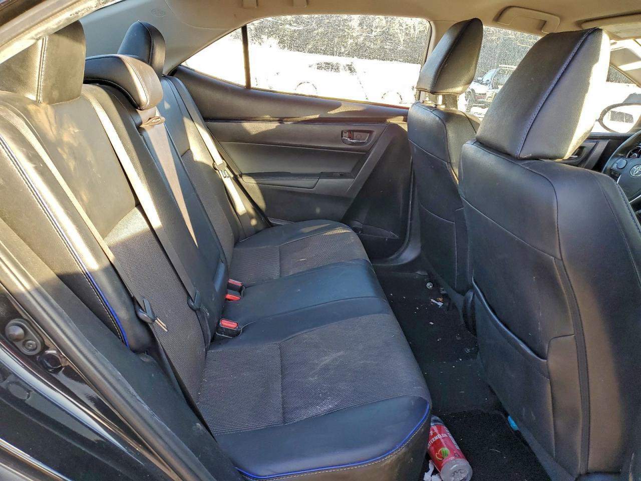 Toyota Corolla L Image 6