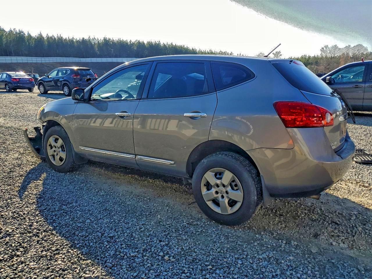 Nissan Rogue S Image 13