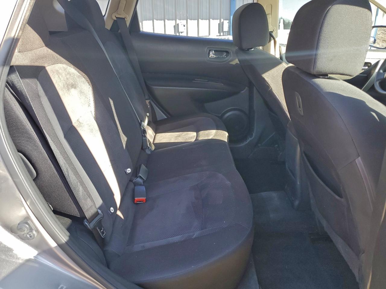 Nissan Rogue S Image 11