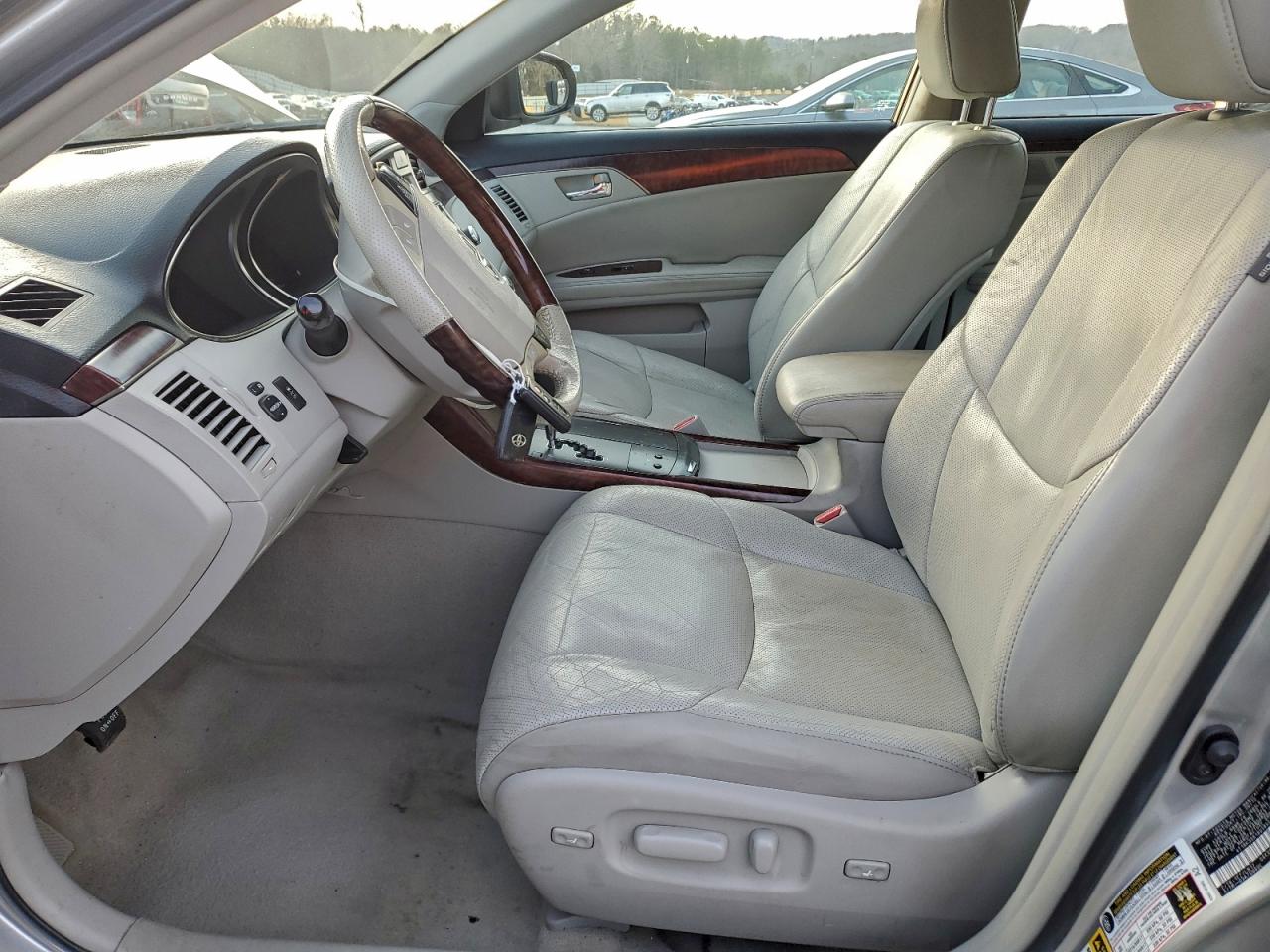 Toyota Avalon Base Image 6