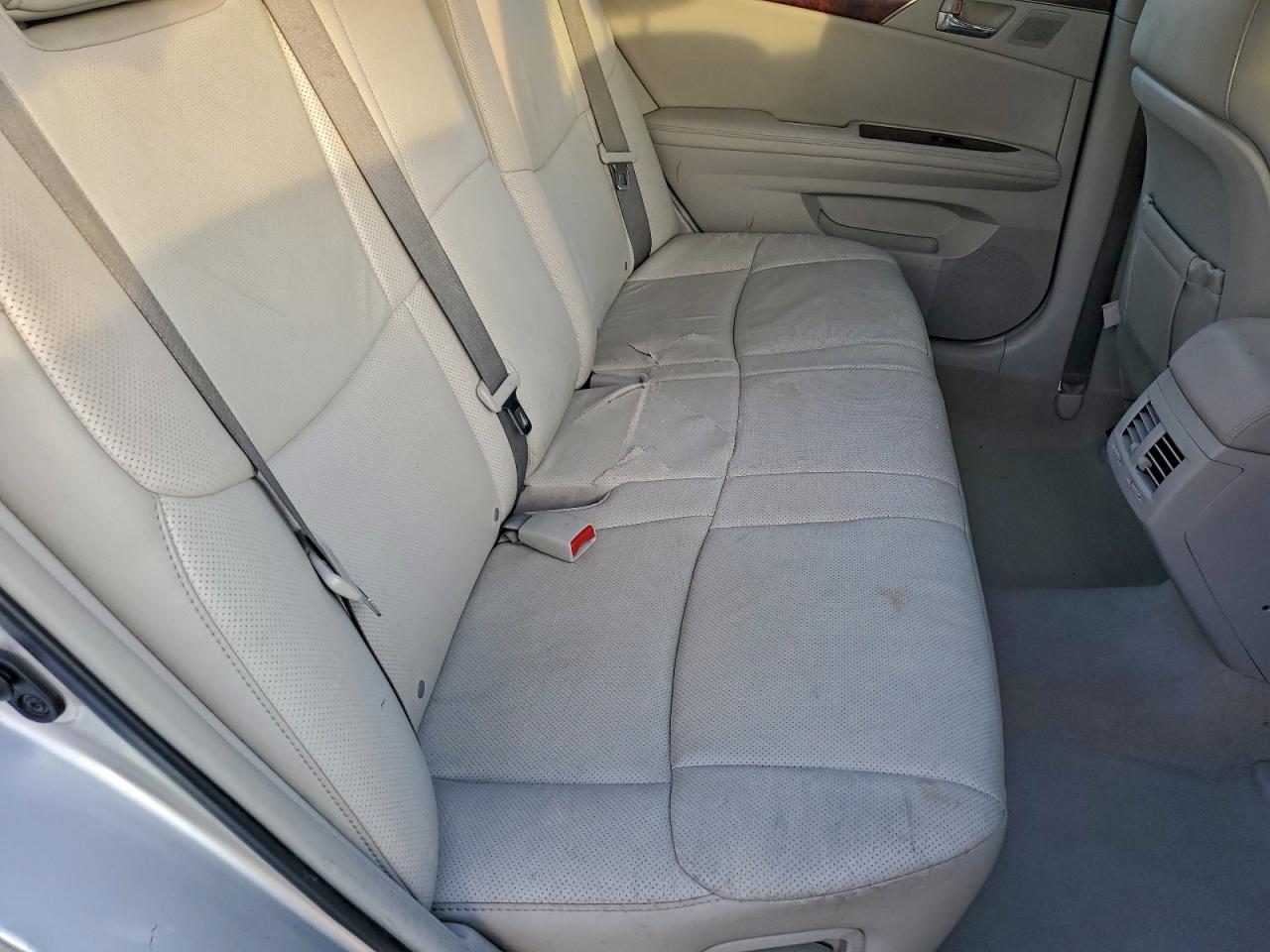 Toyota Avalon Base Image 5