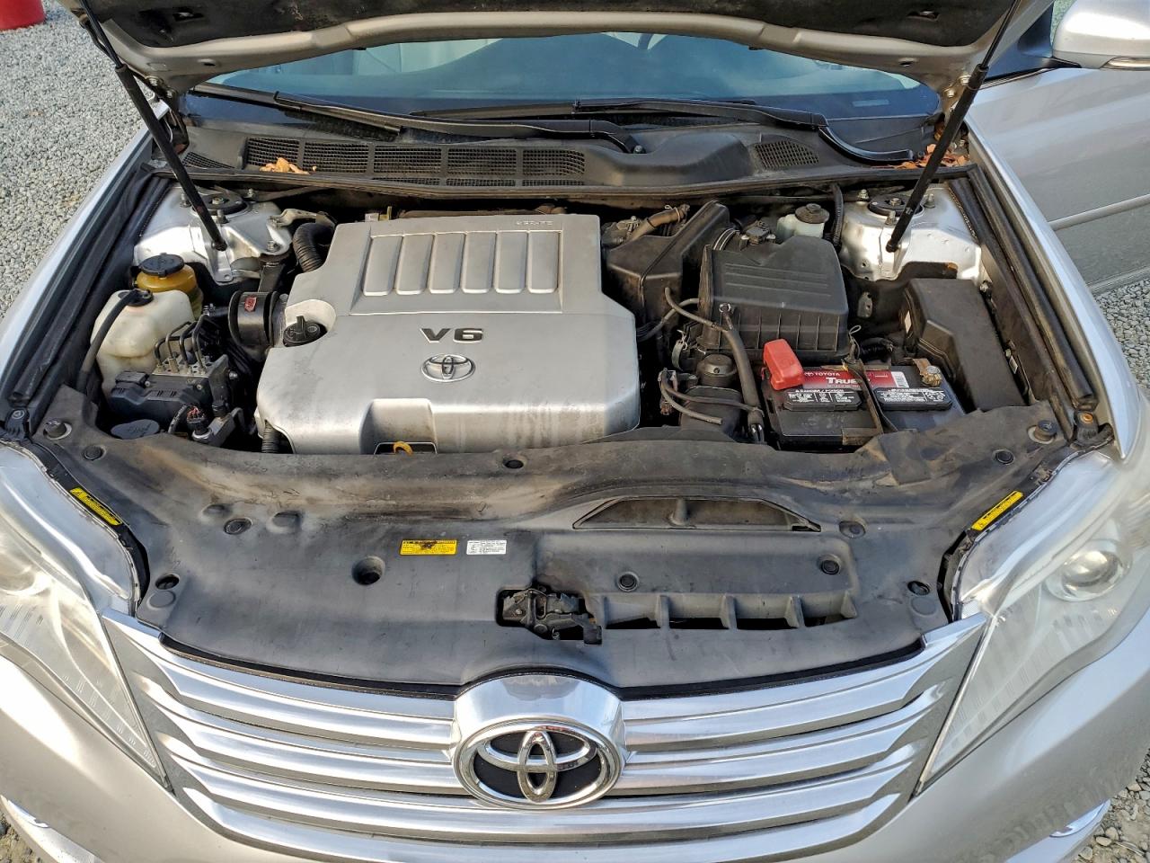 Toyota Avalon Base Image 12