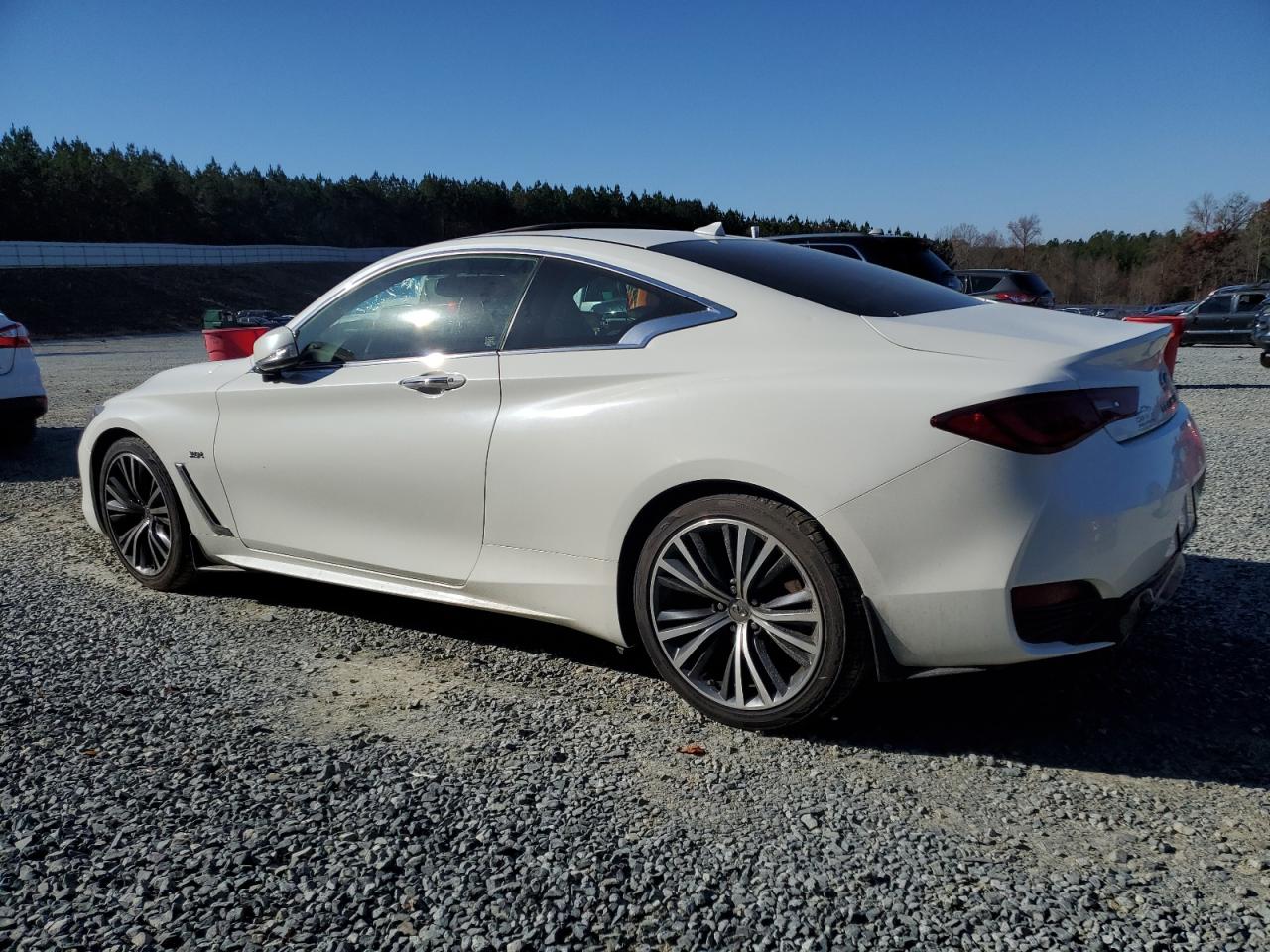 INFINITI Q60 Luxe 300 Image 9