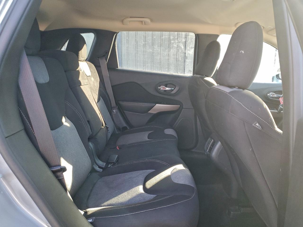 Jeep Grand Cherokee Latitude Image 4