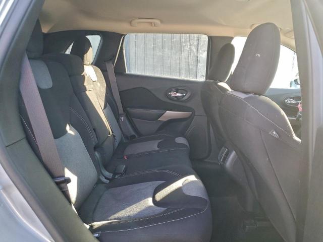 Jeep Grand Cherokee Latitude Image 4