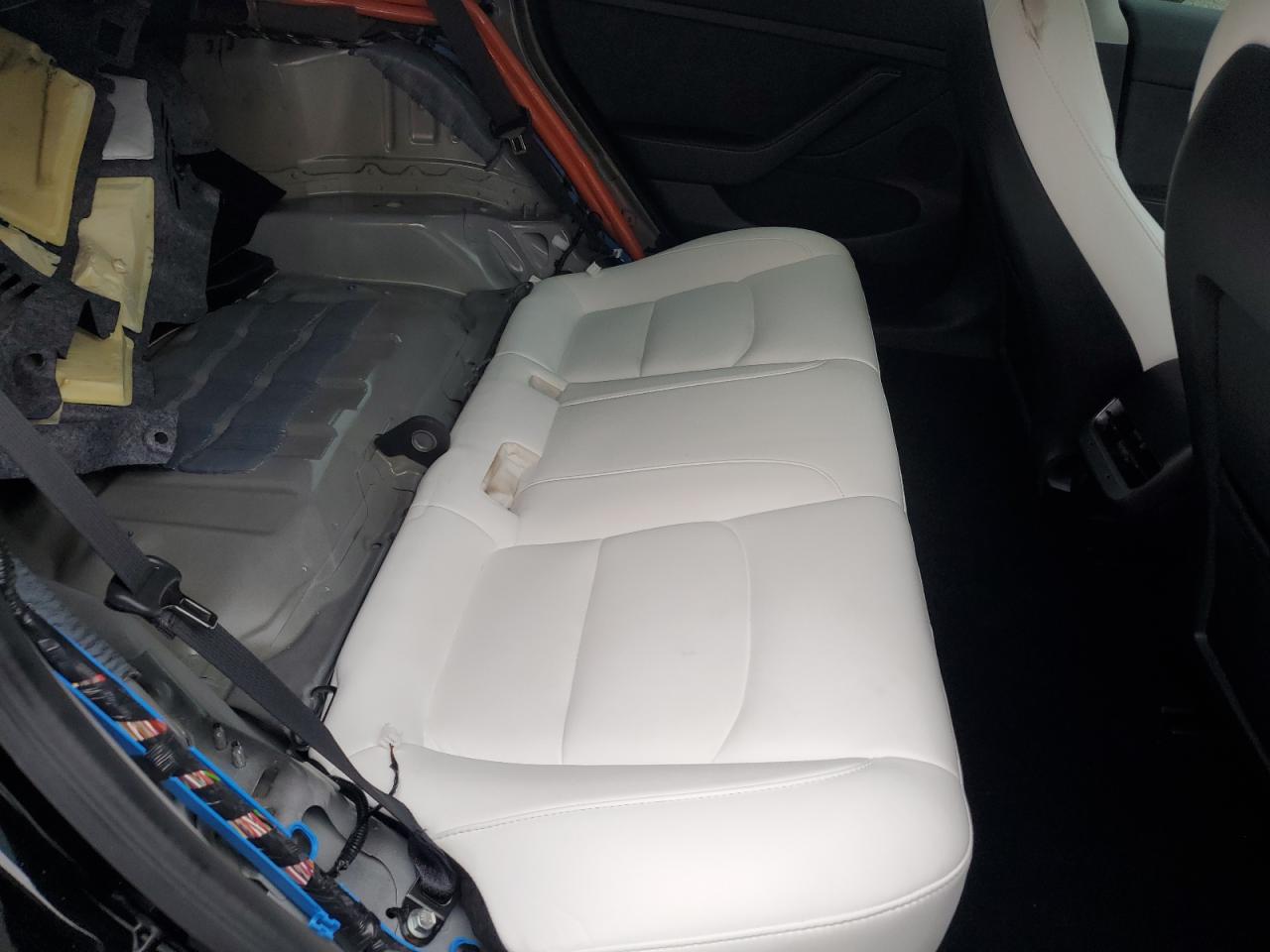 Tesla Model 3 Image 10