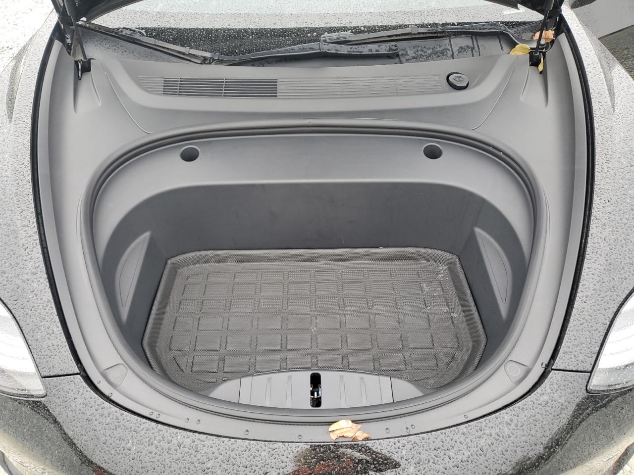 Tesla Model 3 Image 11