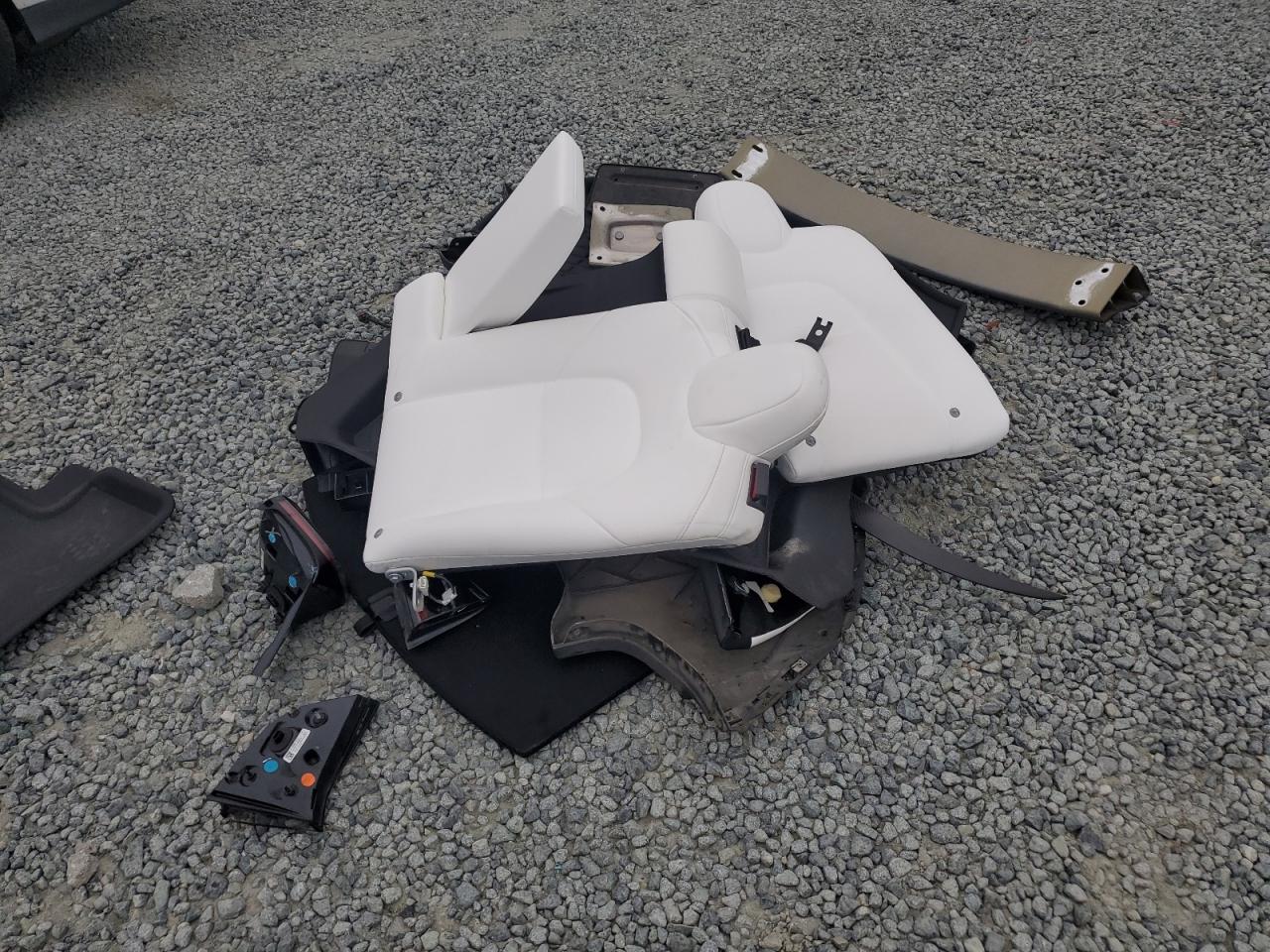 Tesla Model 3 Image 12