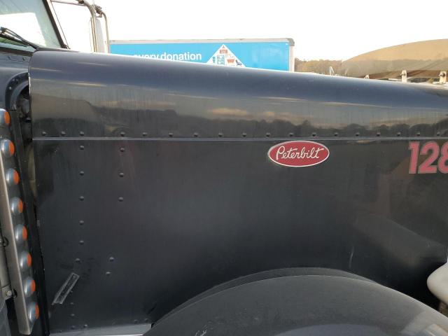 Peterbilt Tractor 379 Image 9