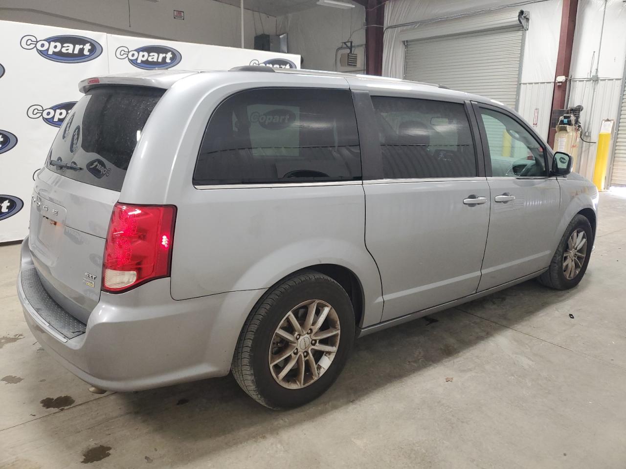 Dodge Caravan Sxt Image 3