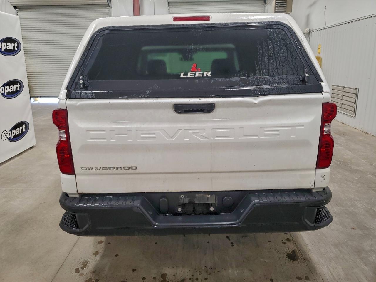 Chevrolet Silverado C1500 Image 4