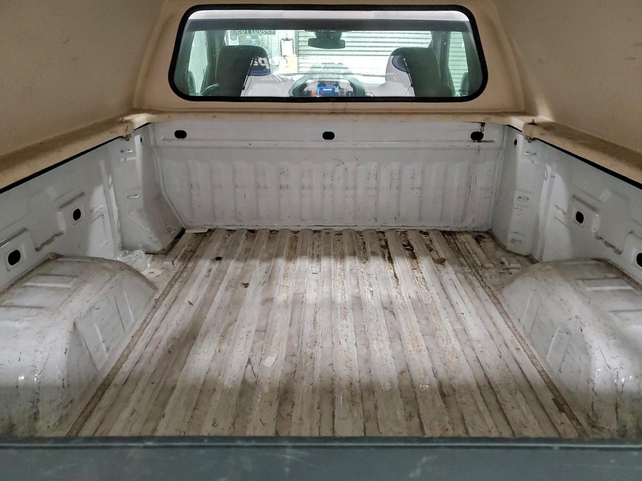 Chevrolet Silverado C1500 Image 10