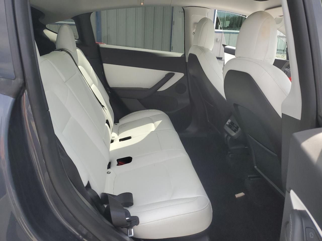 Tesla Model Y Image 9