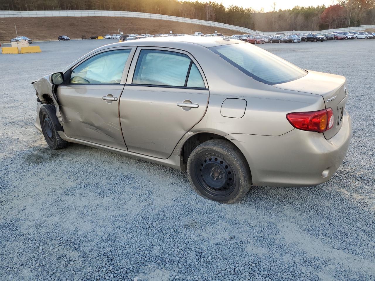 Toyota Corolla Base Image 2