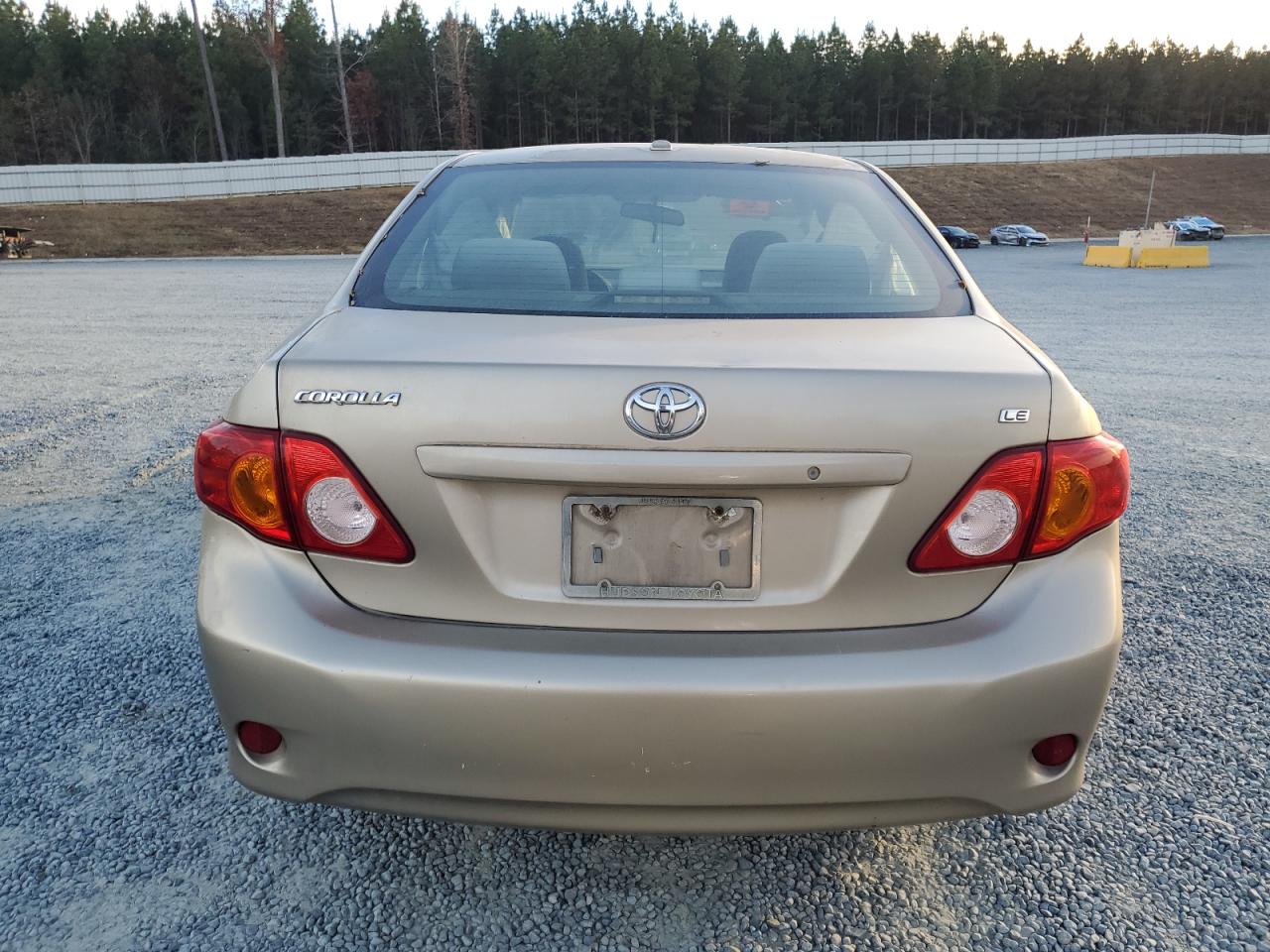 Toyota Corolla Base Image 10