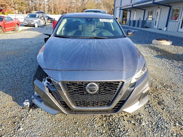 Nissan Altima Sr Image 6